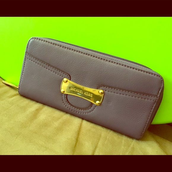 MK wallet - Picture 1 of 3